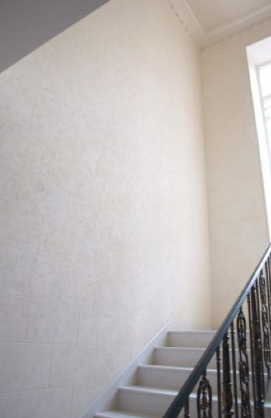 Декор с эффектом травертина